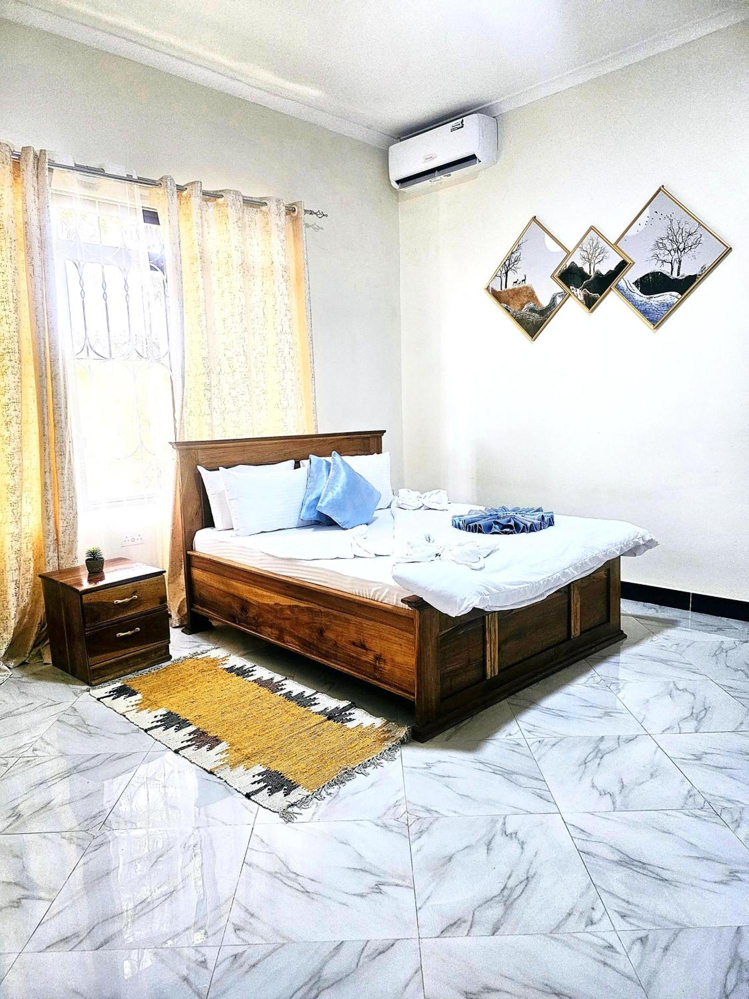 Safi House Bed & Breakfast Boma la Ngombe Dış mekan fotoğraf